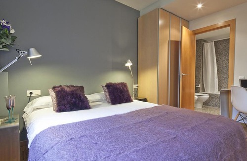 El Putget i Farro Apartment | Top-notch location situated in the heart of Barcelona city center