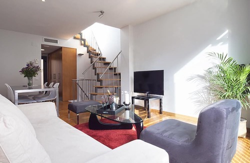 El Putget i Farro Apartment | Private Terrace Penthouse that Accommodates 6 guests near the center