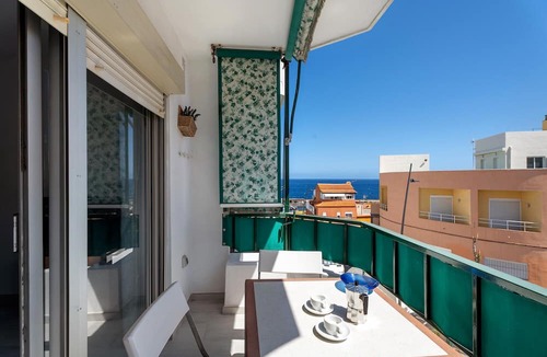 Candelaria Apartment | Holiday Apartment 'La Concha' with Sea View and Balcony