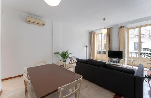 Ensanche Centro Apartment | Your Sunny Home in Málaga