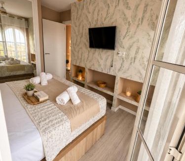 El Faro Apartment | Luna del Faro -Ocean views and Pools by Budha Apartments
