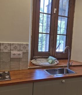 La Garriga Apartment | Casa Mina Garden Room in Heritage House in Thermal Village