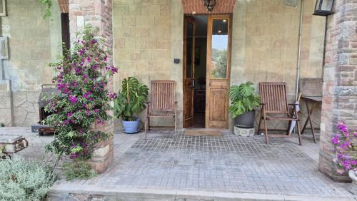 La Garriga Apartment | Casa Mina Garden Room in Heritage House in Thermal Village