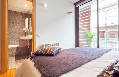El Putget i Farro Apartment | My Space Emirates - Park Güell Triplex with Private Terrace
