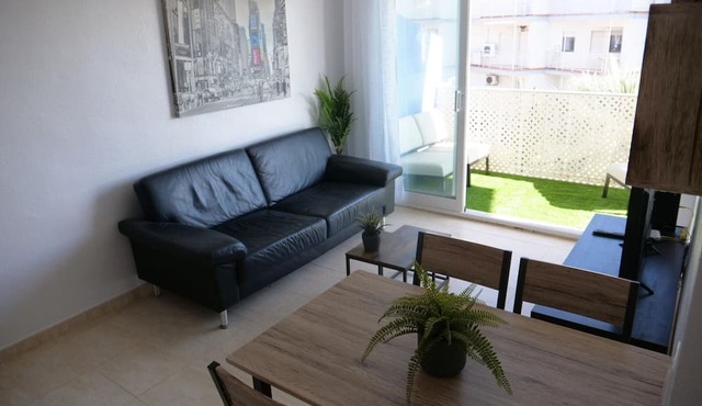 Comfortable apartment in Denia with AC and parking, near the beach
