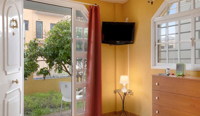 Holiday Apartment 'Mario' with Mountain Views, Wi-Fi and Air Conditioning