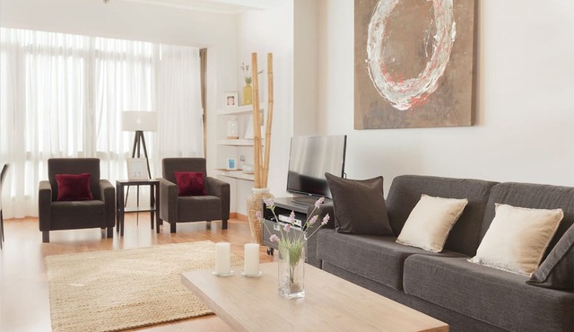 Sant Pau 7 - Superb 3-bedroom apartment in central Barcelona