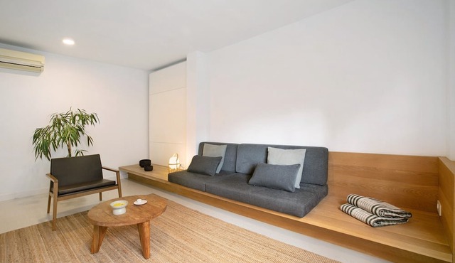 Holiday Apartment 'La Alameda' with Sea View, Wi-Fi, and Air Conditioning
