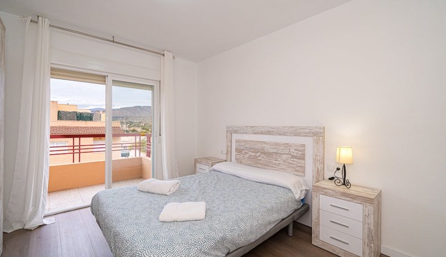 Spacious Holiday Apartment "Ideal en Villajoyosa" with Balcony & Wi-Fi