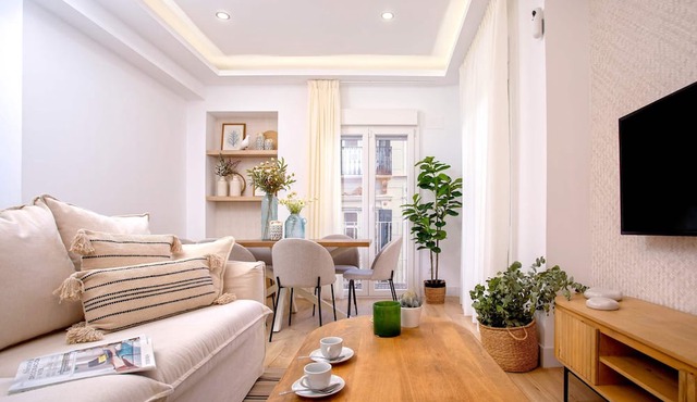 Genteel Home Soho - Three Bedroom Apartment, Sleeps 4