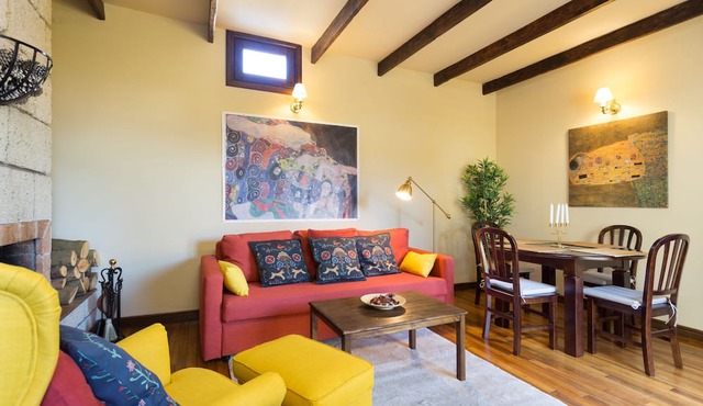 SECLUDED, SUNNY, COZY, RURAL CASITA LA BRENDA WITH FREE WIFI & OPEN FIREPLACE
