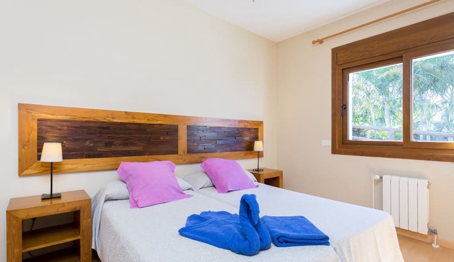 2 Bedrooms, Mountain View, HEATED POOL, Heating, Terrace, Free Wifi (5)