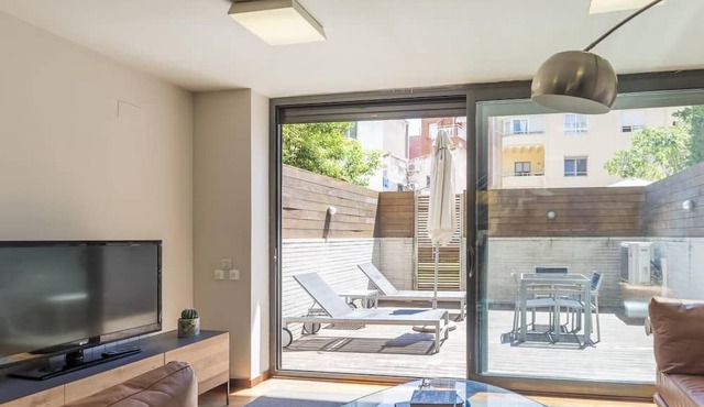 My Space Barcelona 2 duplex for 16 people with terrace/pool in the center