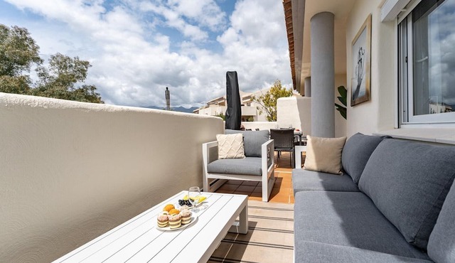 Apartment in Elviria with terrace, Marbella