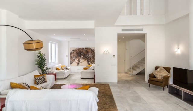 Villa Colonia Sea Holiday with Garden & Wi-Fi