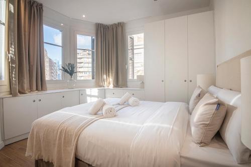 You Stylish Uptown Barcelona Apartments